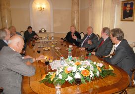 Victor Chernomyrdin adopts the actors of the Maly theater in Embassy of Russia