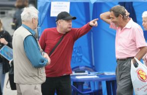 Акция Партии регионов по сбору подписей за проведение всеукраинского референдума