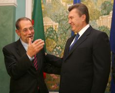 Viktor Yanukovich and Javier Solana