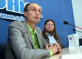 Vitaly Chernyahovsky, Yury Shelyazhenko