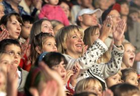 Ekaterina Yushchenko with children