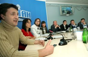 Round table of the motion «AntiБank»