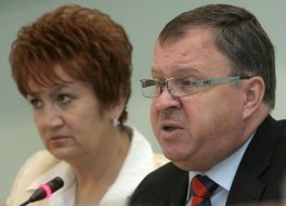 Vladimir Shapoval and Zoya Sharikova