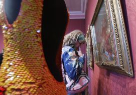 Exhibition ”Half a century to the Italian fashion..”