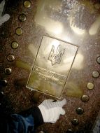 Уничтожение государственных символов Украины на горе Говерла