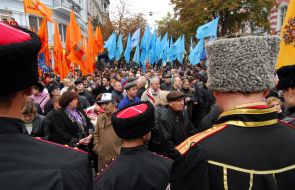 Objecting against opening of monument to Yekaterina II