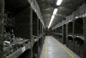 Бутылки с вином