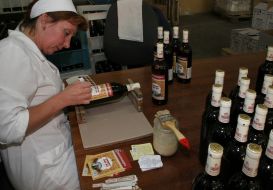 Работница НПАО ”Массандра”