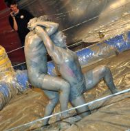 Fight without rules in dirt