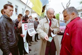 Picketing of Yugoslavian Embassy in Ukraine