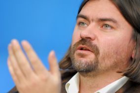 Олесь Санин