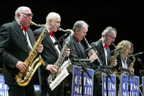 «The World Famous Glenn Miller Orchestra»