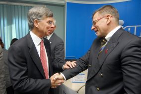 Valeriy Ivasyuk and William Taylor