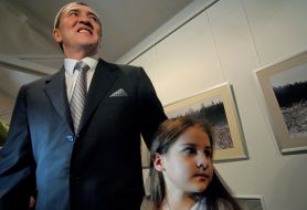 Leonid Chernovetsky with granddaughter Alina