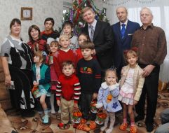 Ринат Ахметов и Игорь Крутой в Детском доме