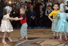 Ринат Ахметов и Игорь Крутой в Детском доме