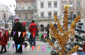 ”Save life of fir-tree!”