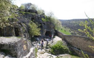 Chufut-cale cave town