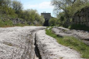 Chufut-cale cave town