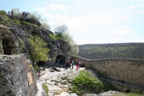 Chufut-cale cave town