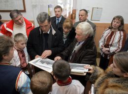 Виктор и Екатерина Ющенко и Евгений Червоненко