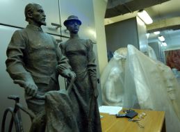 Sculpture of Vladimir Lenin and Nadezhda Krupskaya