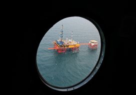 Газодобывающая платформа ”Штормовая”