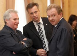 Aleksandr Medvedko and Valentin Nalivaychenko, Oleg Dubina