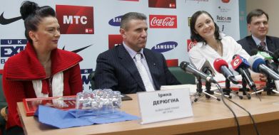 Rewarding of gymnast Anna Bessonova and trainer Irina Deryugina