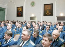 Сотрудники украинской таможенной службы