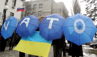 Акція “Військовий парад перед Російським Посольством”
