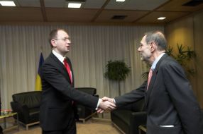 Arseny Yatsenyuk and Javier Solana