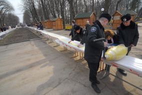 Самый длинный блин испекли в Виннице