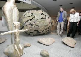 Large sculptural salon - 2008