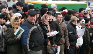 Turns near the General consulate of Poland in Lvov
