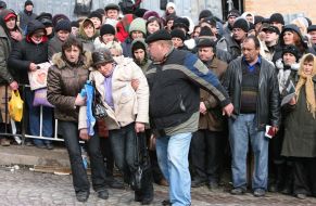 Turns near the General consulate of Poland in Lvov