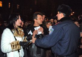 Turns near the General consulate of Poland in Lvov