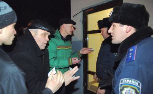 Turns near the General consulate of Poland in Lvov