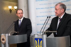 Arseny Yatsenyuk and Terry Davis