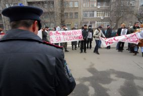 Акция протеста против застройки территории Октябрьской больницы