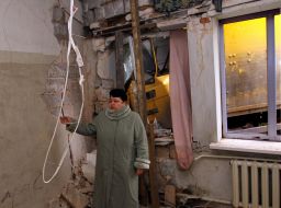 Дом, в который врезался грузовой автомобиль