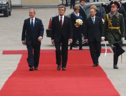 Джордж Буш и Виктор Ющенко