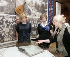 Katerina Yuschenko and Lora Bush