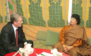 Віктор Ющенко та Муамар Каддафі