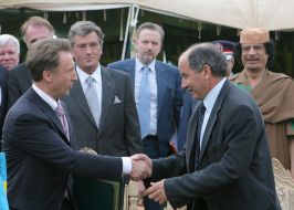 Микола Оніщук, Мустафа Мухаммад Абдельджаліль. Віктор Ющенко