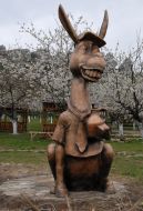 Памятник ослу