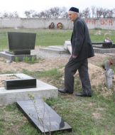 Акт вандализма на мусульманском кладбище