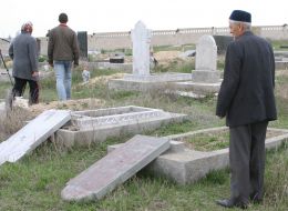 Акт вандализма на мусульманском кладбище