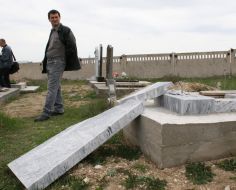 Акт вандализма на мусульманском кладбище