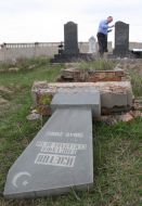 Акт вандализма на мусульманском кладбище